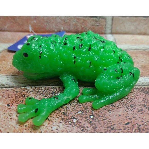 Spotted Frog Toad Life-Like Realistic Squishy Stretchable Figure Toy Squeezable - Picture 12 of 16
